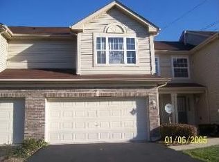 750 Countryfield Ln, Elgin, IL 60120