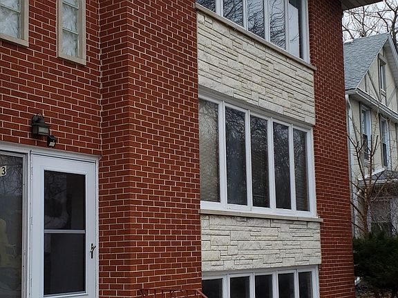 2nd image of 713 N La Grange Rd