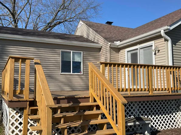 5199 Browns Beach Rd, Rockford, IL 61103