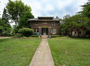 1230 E Washington St, Bloomington, IL 61701