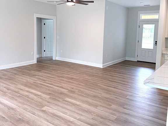 4th image of 76 E Michaelangelo Rd