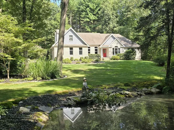 404 Pendleton Hill Road, North Stonington, CT 06385