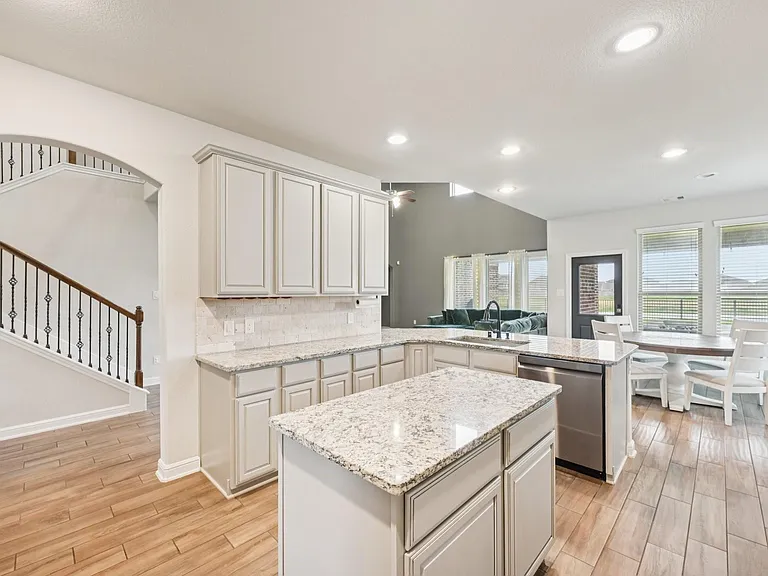 2406 Harborwood Ct — Photo 3