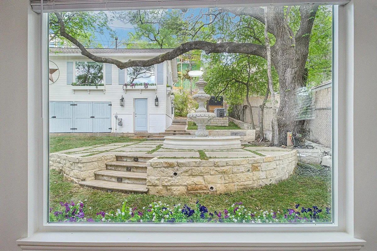 Building Photo - 1205 Alta Vista Ave #A