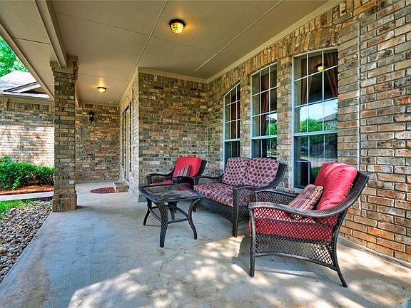 2nd image of 2222 Wheaton Trl