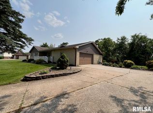 108 Andrea Ct, Cleveland, IL 61241