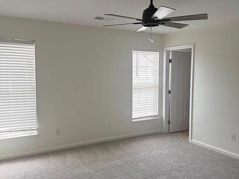 227 Spring Crossing Cir — Photo 14