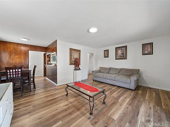 5th image of 543 N Angeleno Ave