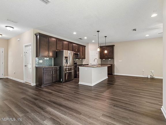 2nd image of 2529 CANEY OAKS Drive W