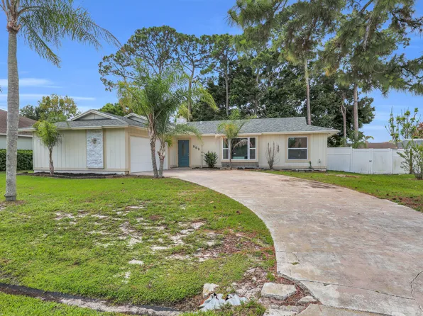 552 SW Eyerly Avenue, Port St Lucie, FL 34983