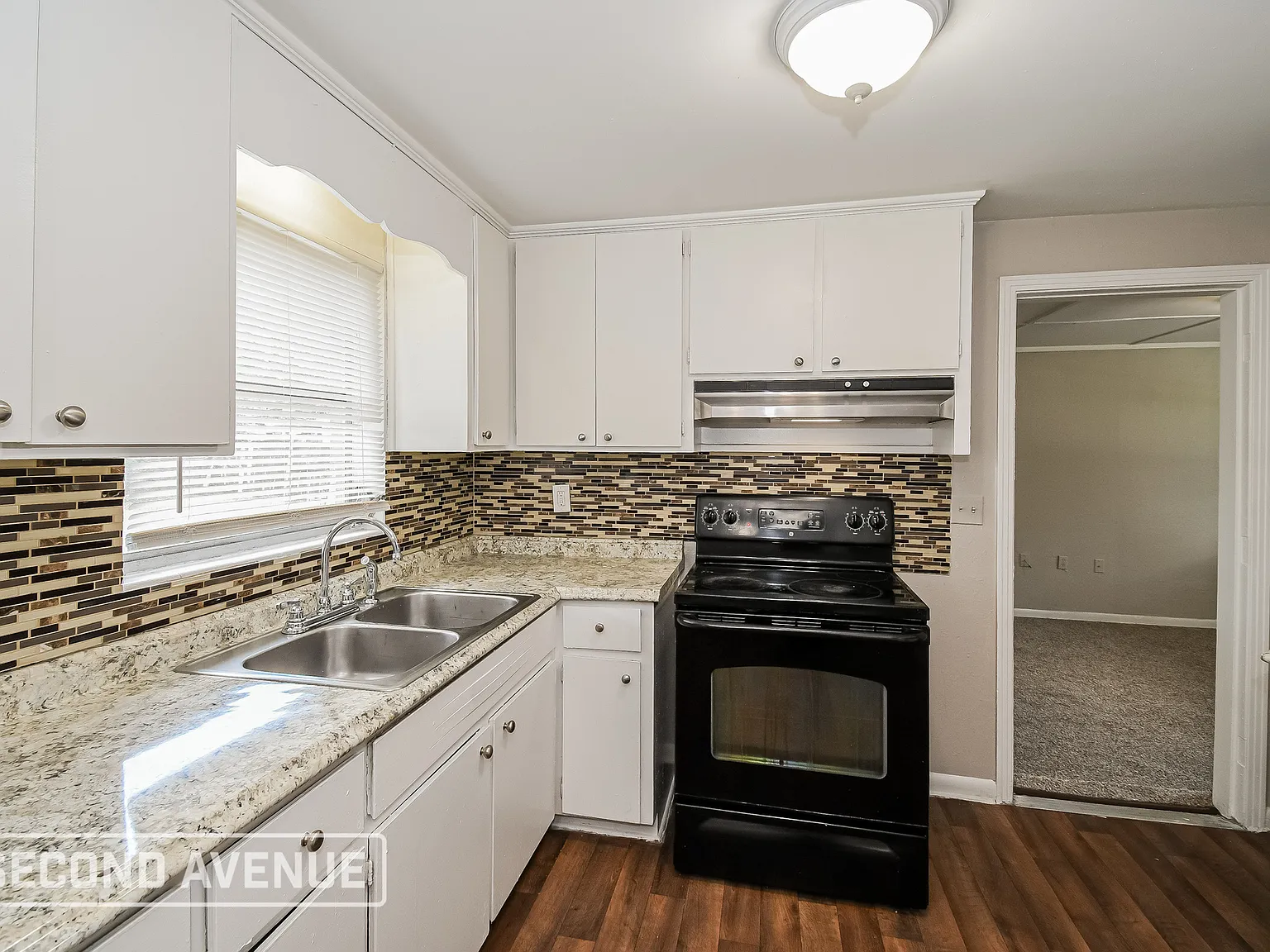 3 bed, 2.0 bath, 1242 sqft, $1,425 — Photo 3