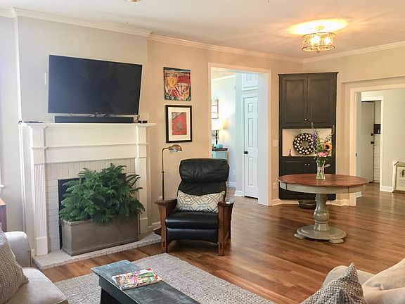 4th image of 106 Forest Hill Dr