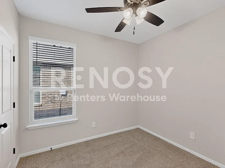8517 Centerboard Ln — Photo 40