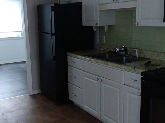4th image of 1812 E 34th St