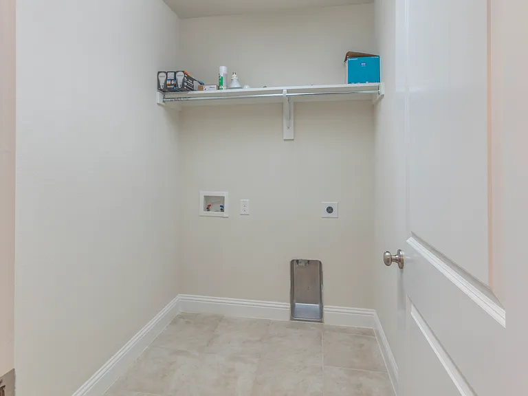 825 Warwick Blvd — Photo 26
