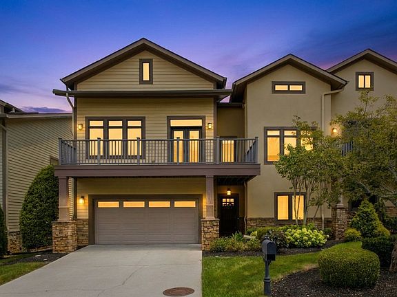 2nd image of 1168 Andalusian Way