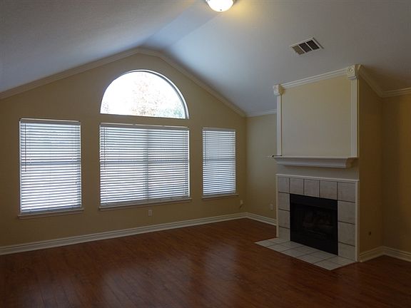 4th image of 5549 Lawnsberry Drive Fort Worth For Sale #0