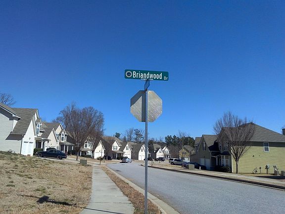 5th image of 78 Briandwood Dr