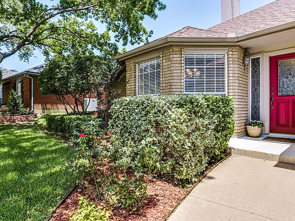2nd image of 1219 Laguna Pl