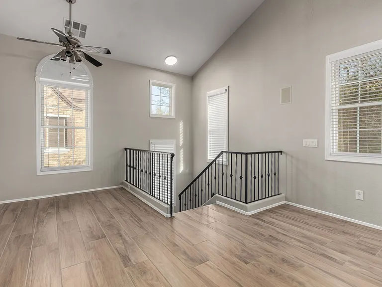 2639 S Harmony Ave — Photo 12