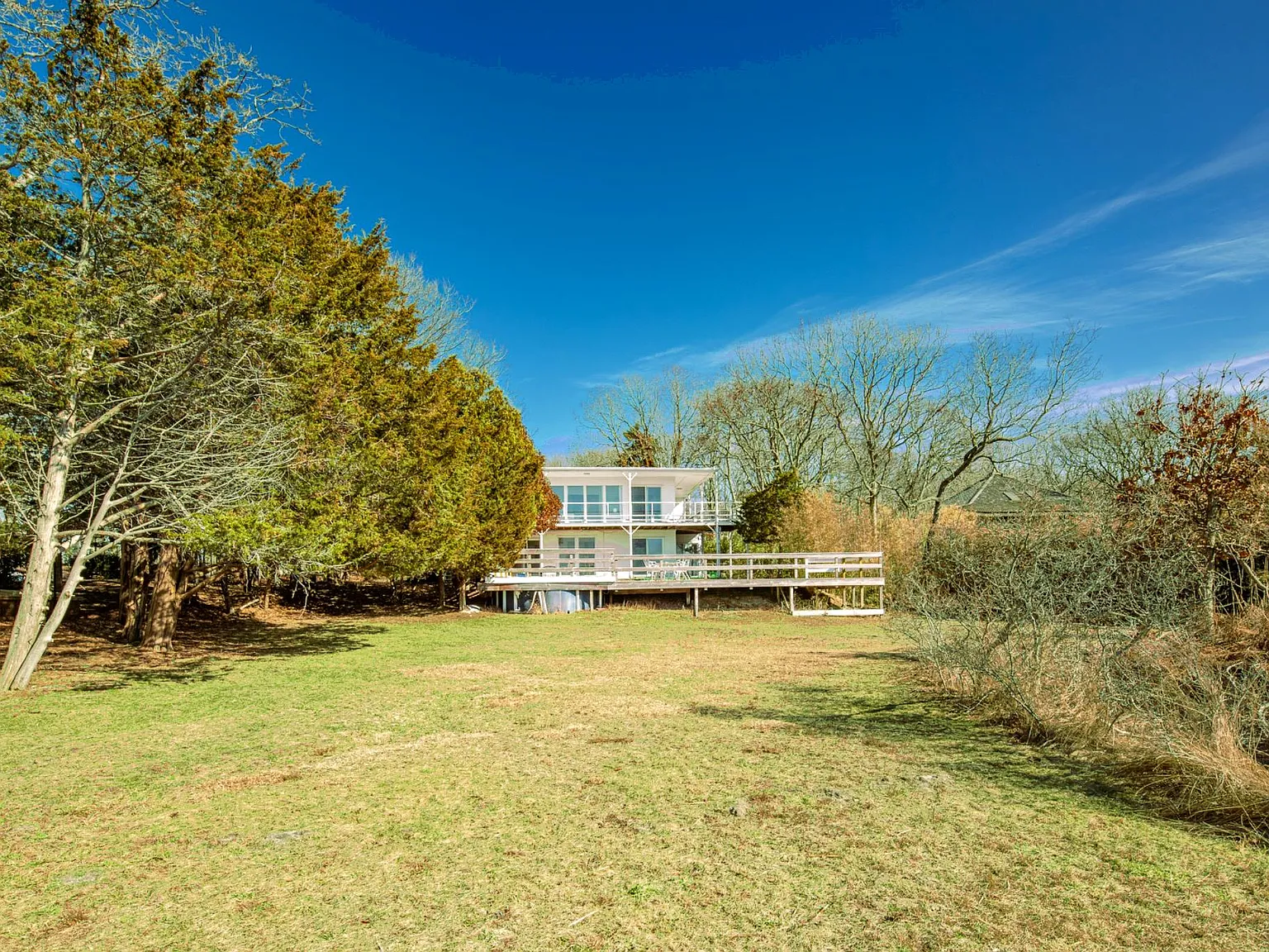 Sunset Serenity in Private Waterfront Enclave — Photo 3
