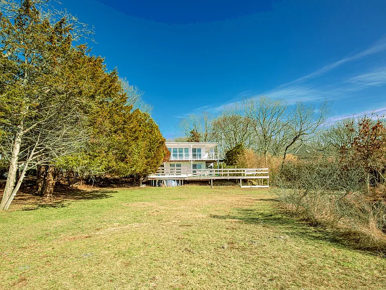 20 Bay Inlet Rd — Photo 2