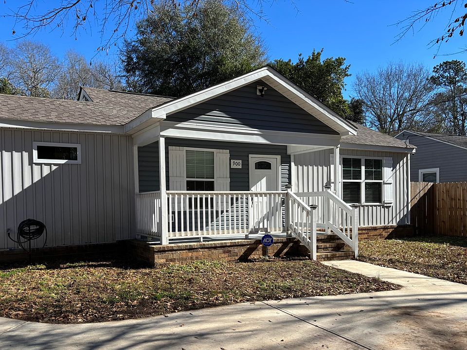 1st image of 900 Brunswick Ln