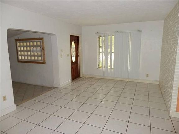 INTERIOR LIVING SPACE