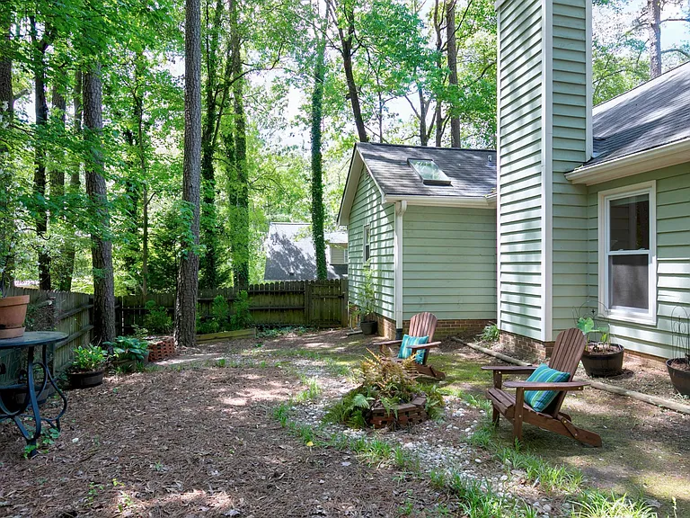 113 Wethersfield Dr — Photo 9