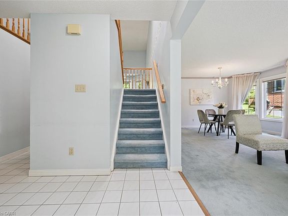 4th image of 539 Harvey St