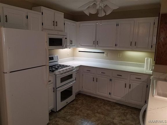 3rd image of 5906 Carmel Dr