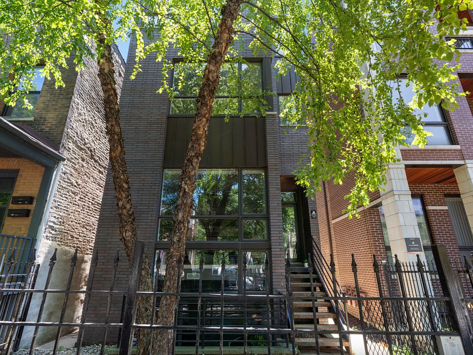 1st image of 1131 W Addison St #2