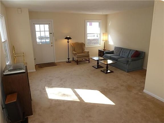 3rd image of 34 Falcon Ln E
