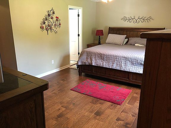 4th image of 101 Bentwood Ln