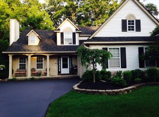 4550 Commerce Woods Dr, Commerce Township, MI 48382