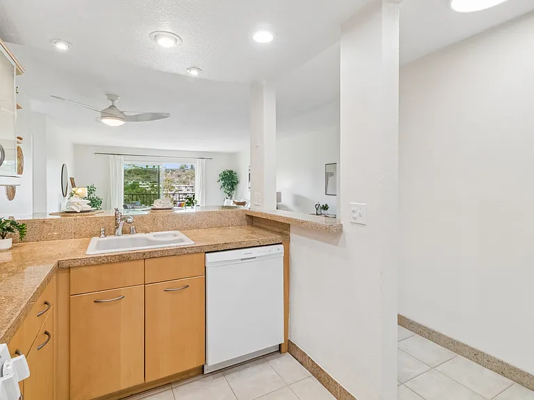1209 Hueneme St #9 — Photo 15