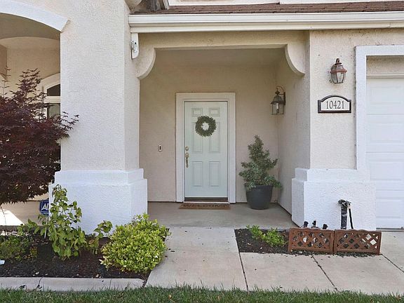 2nd image of 10421 Almanor Cir