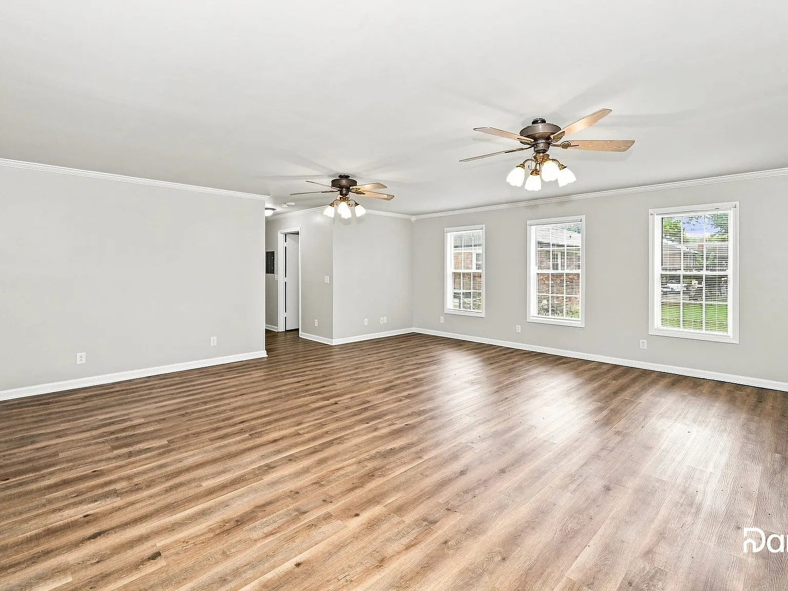 4 bed, 2.5 bath, 2267 sqft, $2,580 — Photo 3