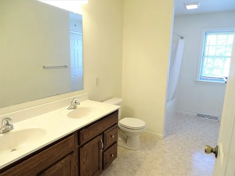 74 Gable Dr — Photo 13