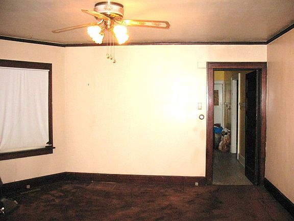 3rd image of 2514 E 5th St