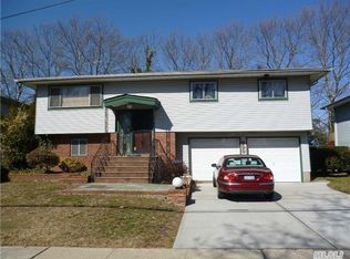 966 Wood Park Dr, Baldwin, NY 11510