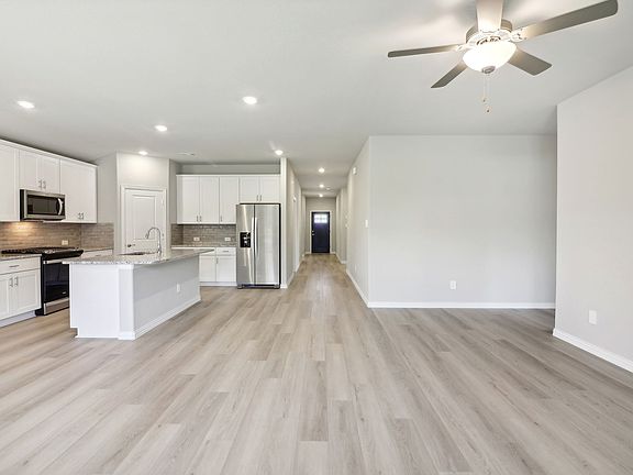 3rd image of 3312 Kingdom Dr