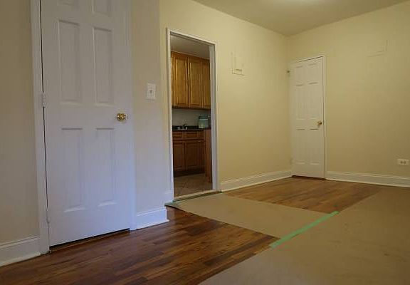 5th image of 18-08 21st Ave #1A