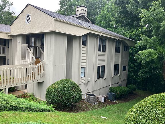 2nd image of 1706 Abbey Cir