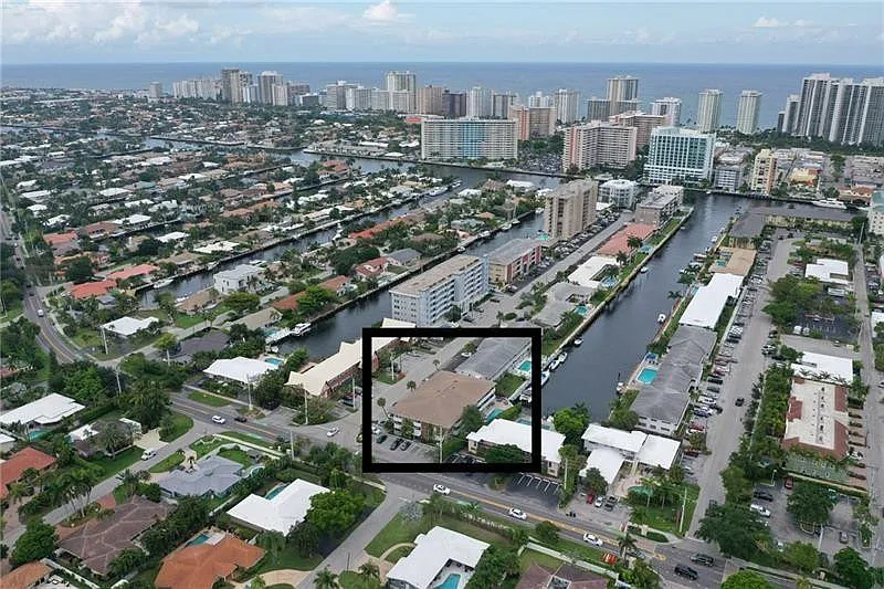 Pier 41 Condominium — Photo 2