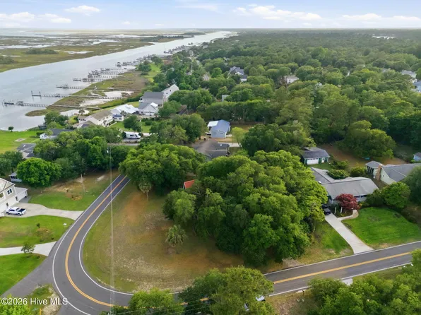 1098 Kings Landing Road, Hampstead, NC 28443