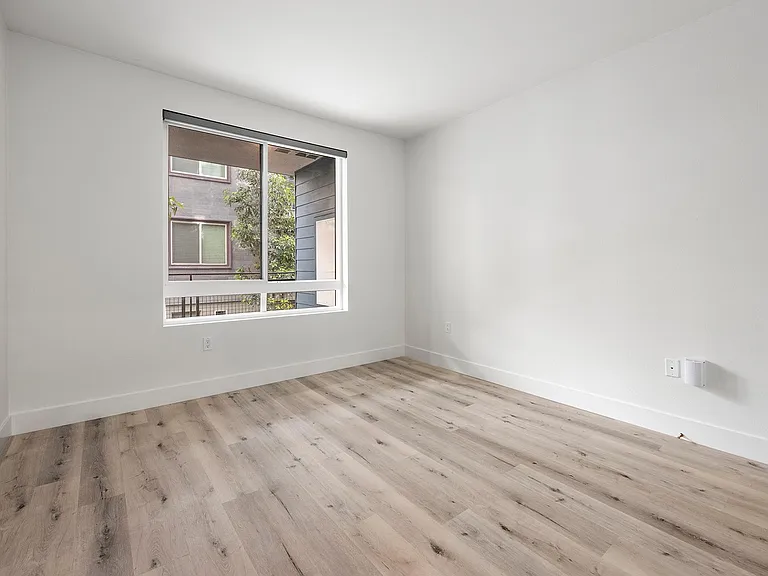 1210 Nolita — Photo 14