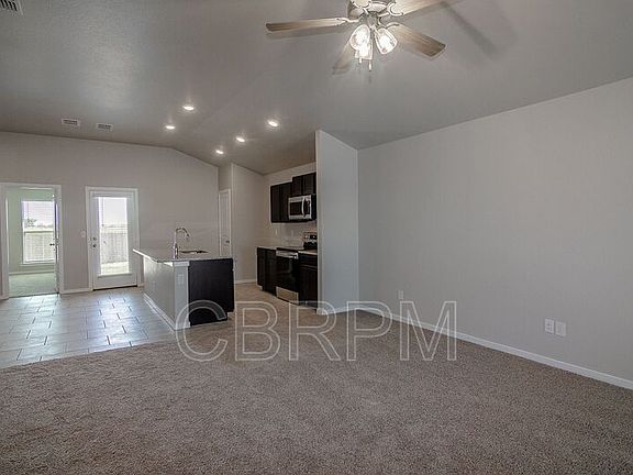 2nd image of 3017 Valencia Ave