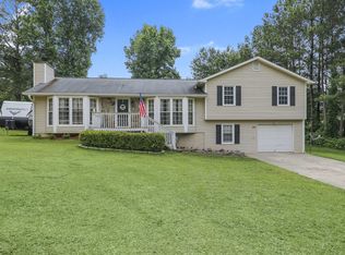 155 Aspen Lake Dr E, Newnan, GA 30263