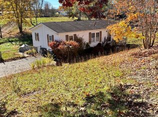 1301 Maple Fork Rd, Mount Hope, WV 25880